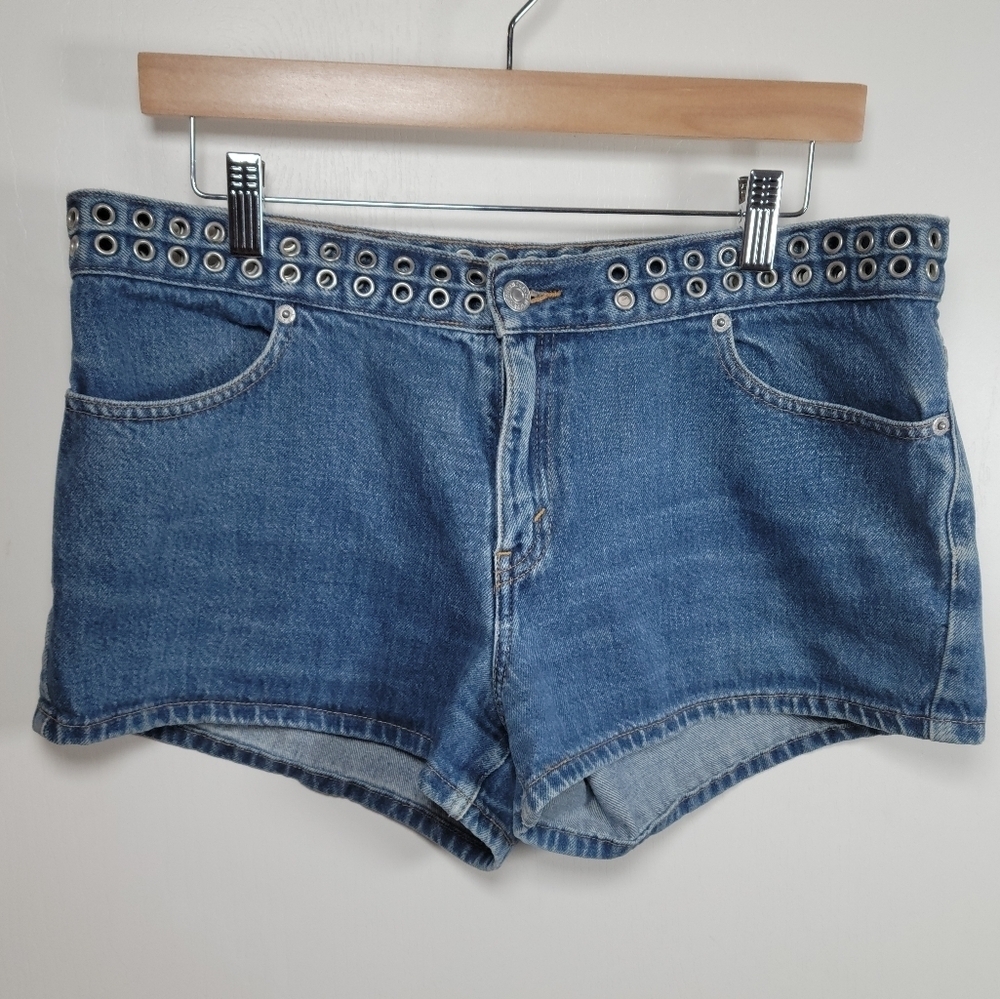 Levi's Y2K Vintage High-Waisted Denim 100% Cotton Shorts – Size 13
